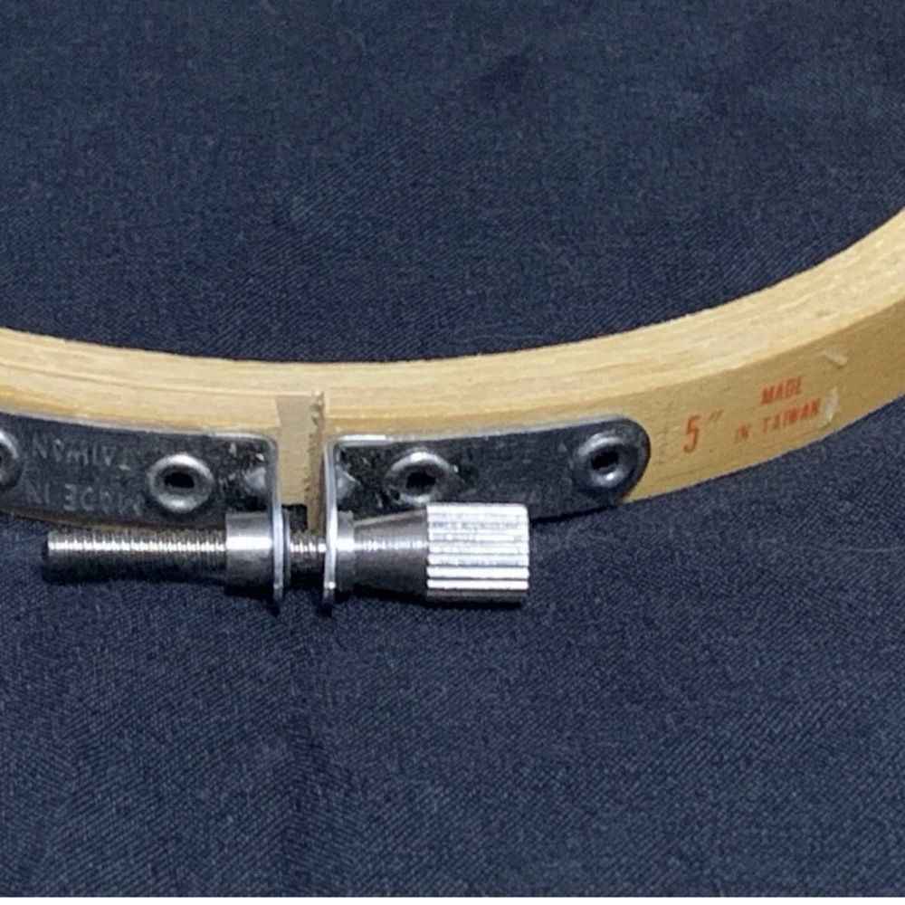 4 Wood Embroidery Hoop, Screw Closure 2-5” & 2-3” - Picture 4 of 7